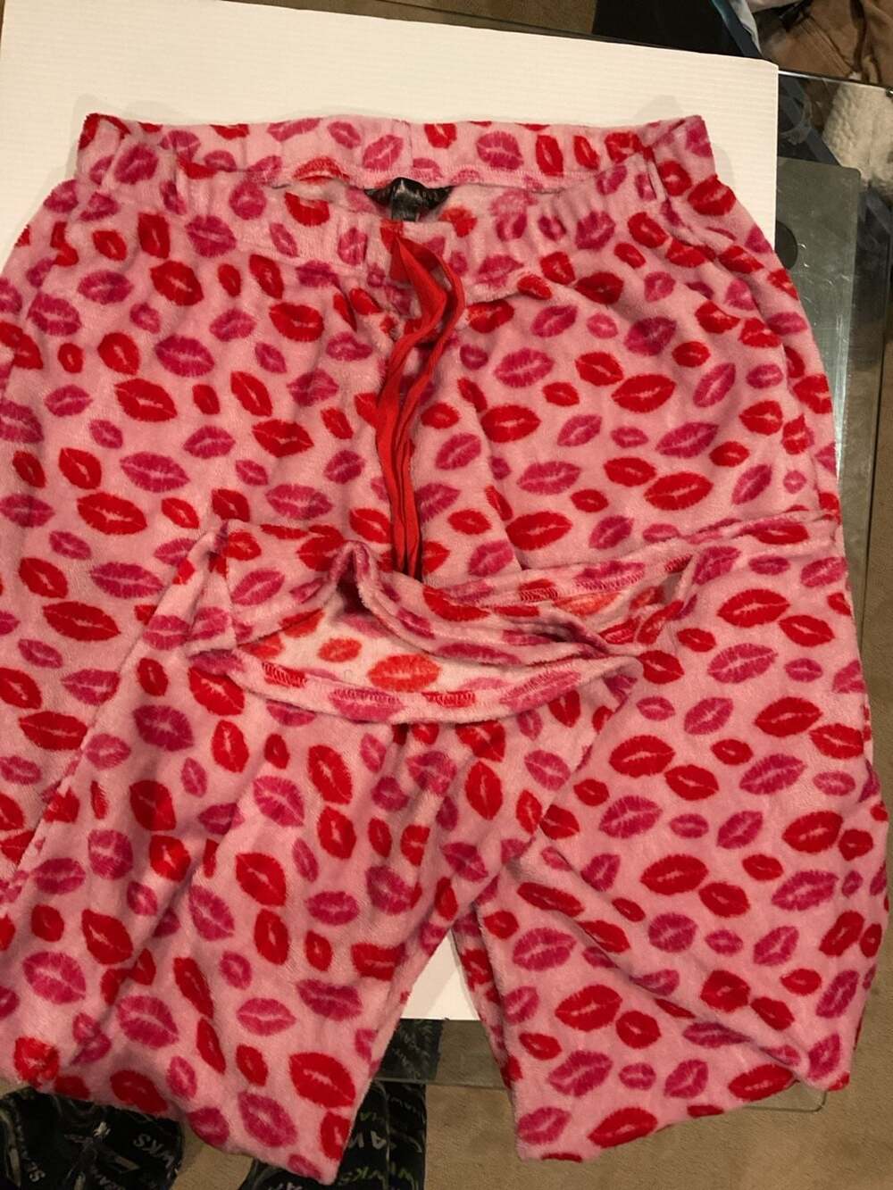 Faded Rose Pink Lip Print Plush Pajama Pants Size L
